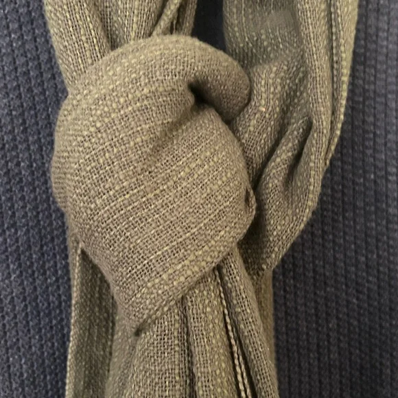 Olive Scarf Hand Tied Tassels Gorgeous All Season Use Ultimate Travel Accessory - Picture 4 of 7